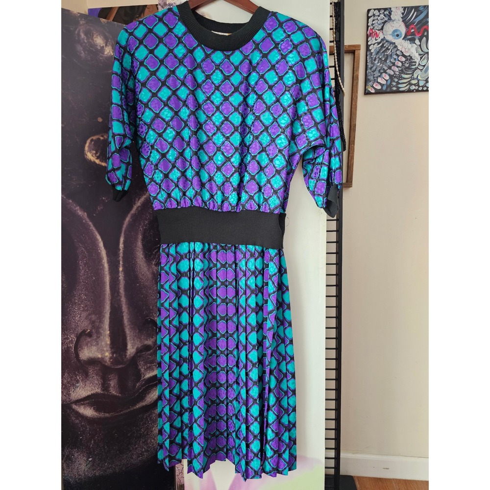 Vintage Claudia Barnes Purple Teal Geometric Pleated Midi Dress Size 6 80s Retro